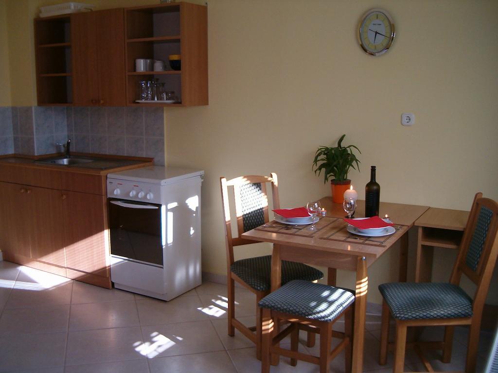 Madach Apartman Hévíz Δωμάτιο φωτογραφία